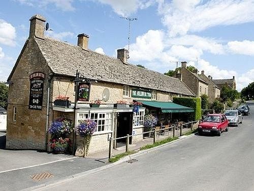 The Hollow Bottom Guiting Power ภายนอก รูปภาพ