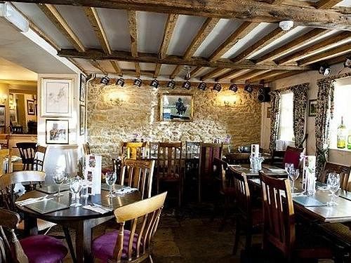 The Hollow Bottom Guiting Power ภายนอก รูปภาพ
